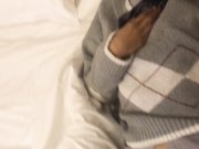 迷奸80斤的超短裙银行小妹，身材苗条，腰肢盈盈可握