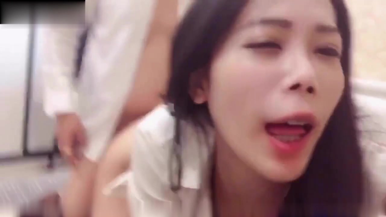 国产剧情中午大家都去吃饭了老板办公室强搞女职员