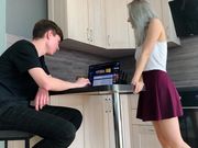 极品身材女神EVA付费新作 男友在工作 绿帽男的骚女友和他朋友激情做爱