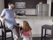 女主喜欢自己的继兄弟很久 终于勾搭上