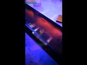 奶子上有纹身美女在KTV玩的太嗨喝多了被男同事带到酒店半推半就给干了!