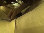 一个男的太性福带着两个熟妇在国道上操然后到酒店搞