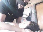 P站专搞熟女的印度UP主跟奶大臀圆的阿姨玩3P 双洞全开感受一下异域风情