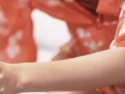 国产AV佳作DS-0007和服下的蜜密 女按摩师穿和服 春光乍现的蜜密