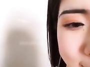 女神思瑞手机直播和眼镜男啪啪啪 据她说是个送了很多礼物的粉丝