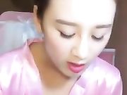 大学生妹子假期直播洗澡刮逼毛“最近瘦了奶子都变小了”普通话1