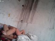 棚户区站街女为了赚钱连续接客 最后B里都没水了客户抱怨不已