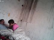 棚户区站街女为了赚钱连续接客 最后B里都没水了客户抱怨不已