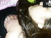 趁白嫩小妞醉酒拍摄其诱人咪咪和小穴