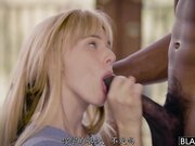 漂亮精致的富家小美女叛逆期到了直接背着父母找了个大鸡巴猛男