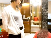 风骚性感眼镜家教老师故意挑逗饥渴学生受不了强行把老师拉到床上扒光啪啪