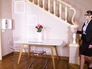 漂亮的OL制服美女电脑坏了找来修理工最后把自己的逼穴一起维修啪啪给力