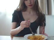 人妻になった幼馴染と中出数日間。 明里つむぎ3