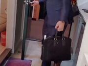 国产剧情～美女看房为了能便宜勾引销售操逼-口活伺候到位