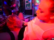 地下成人淫乱派对现场真实记录火辣性感美女1挑2女女双飞3P怎么搞的都有