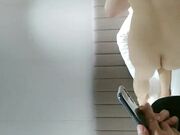 白嫩饥渴骚少妇全身推油按摩 金手指炮机插穴