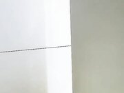 风骚少妇网吧勾引打游戏的小哥，到网吧厕所激情啪啪好刺激