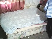 2020年某小区出租房离异漂亮美少妇生意好的不得了连续接了不同年龄段的嫖客