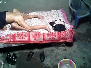 极品眼镜男半夜邀约有妇之夫家中舔逼 超灵活的舌功让小少妇忘乎所以 淫水流满床