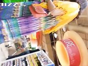 公共场所偷拍美女裙底 各种风光无限好