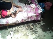 专接中老年嫖客的小胖妹似乎很享受被操过程