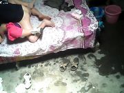 专接中老年嫖客的小胖妹似乎很享受被操过程