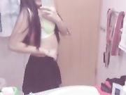 在夜场上班的公主为了赚外快跟我裸聊 露出她超大的奶子好想揉一揉