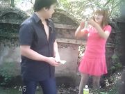 野鸡到山上和嫖客站着打野战被游客偷拍 真刺激