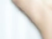 老婆的大奶子有点下垂 不过依然还是很挺 捏着也超有弹性