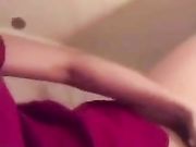 白嫩空姐3P前先把自己摸湿 然后两根大屌轮流骑