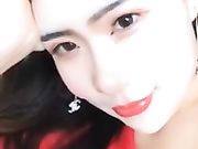 宅男女神思瑞 老虎飙车穿着性感红色透明内裤高跟发骚 语言挑逗