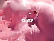 某APP直播平台大奶子露脸美女主播睡床上2小时40分放福利 极品馒头逼感觉好紧