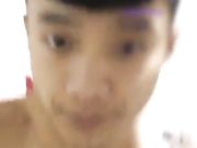 闺蜜女友王東瑤性感黑丝诱惑 紋身男友浴室手持大鸡吧射一脸淫精