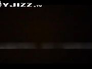 夫妻和单男酒店P操逼 骚逼被掰开大腿轮流猛插 淫水四溢