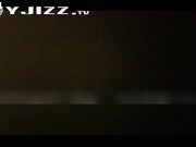 夫妻和单男酒店P操逼 骚逼被掰开大腿轮流猛插 淫水四溢