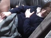 隔窗偷拍年轻学生妹在家里忘我的自慰 忍不住跟着打了个飞机