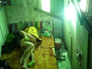 很会玩的民工大哥换着体位玩上面小姐 这两百块花的真值