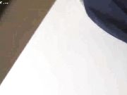 性欲来袭 寂寞的妹子疯狂自慰来发泄 淫水流了一地都不知道