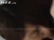 邻家少妇趁老公加班后摸到我家玩弄我的大鸡吧