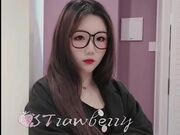 国产大神strawberry的性爱日记 高潮迭起的大胸美少女学生爽到不能呼吸