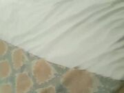 约操微信收款2000元的女神级性感兼职大美女 抱起来干痛的受不了只能在床上操