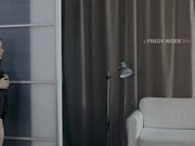 情趣黑丝内衣妹纸柔情似水 男友欲火焚身扑倒就操 水嫩粉鲍妹纸真抗操