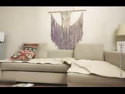 让巨乳妹子穿上情趣沙发上狠狠干