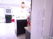 继姐bailey Brooke分手了，我决定用精液抚平她的心